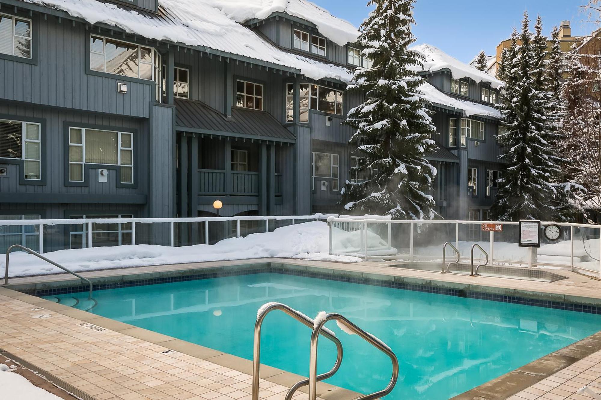 Glacier Lodge Уистлер Номер фото