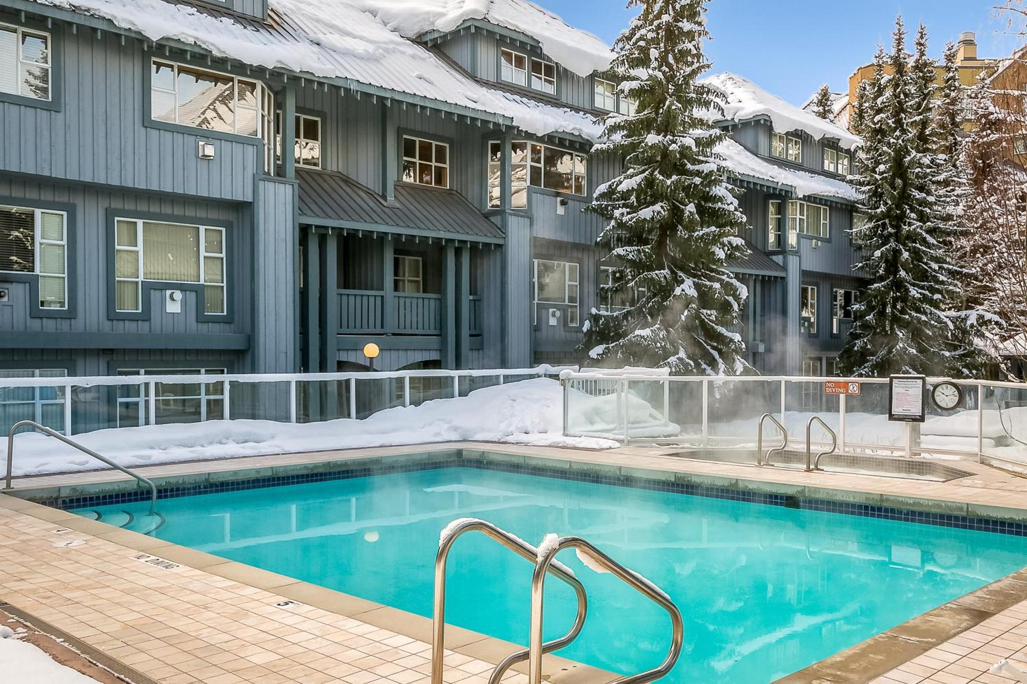 Glacier Lodge Уистлер Номер фото